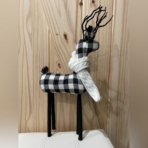 EUC Buffalo Check Standing Reindeer With Scarf Christmas Holiday 20x10